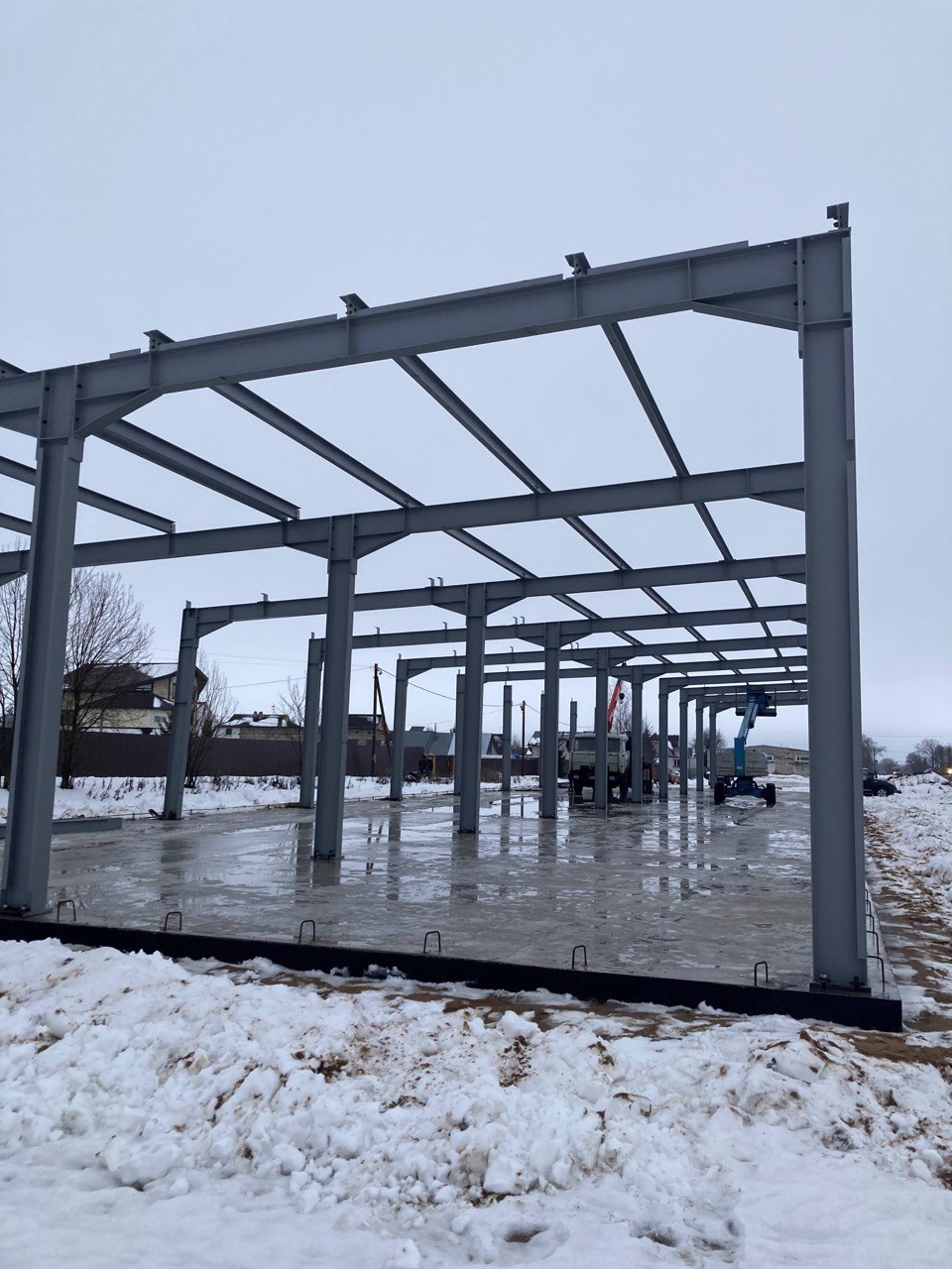 Изготовили и смонтировали каркасы зданий магазина Ленты в Яльгелево 14х53м и 16х14м