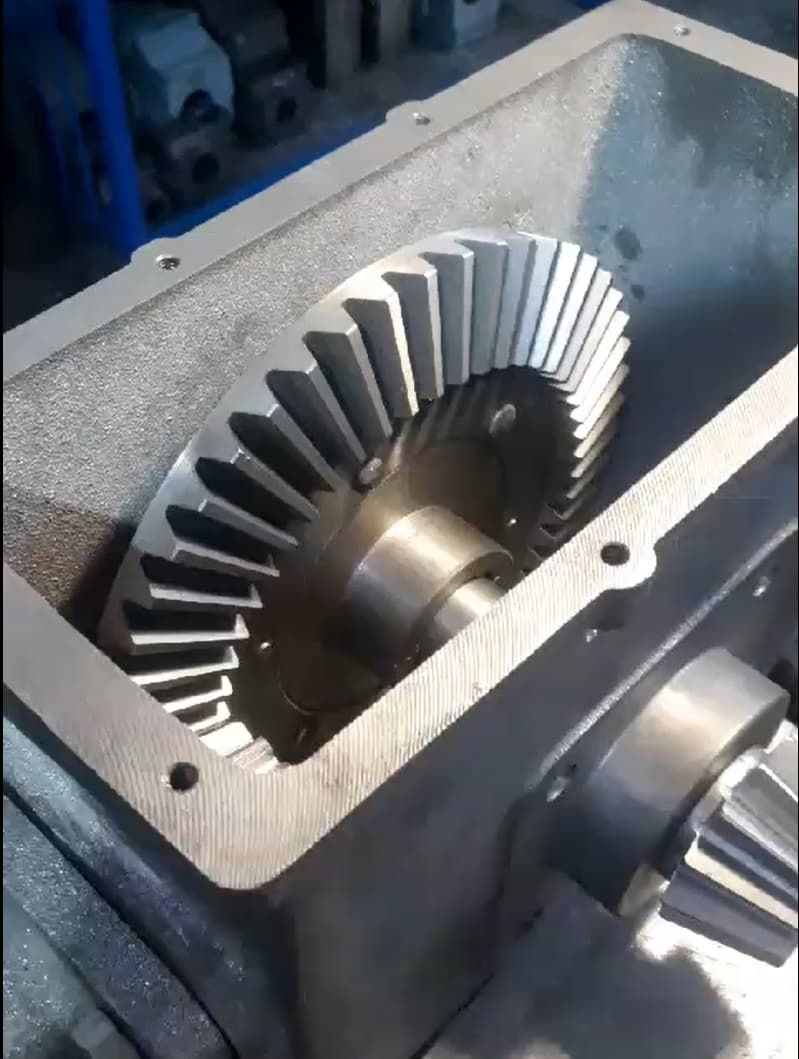 Изготовили шестерни и детали редуктора винтоподъемника